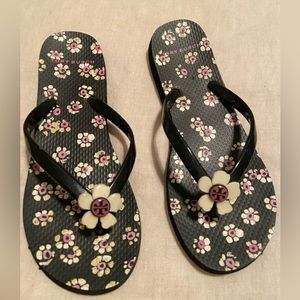 Tory Burch flip flops. Size 7. Great condition.